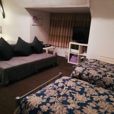 Highcroft Guest House Coventry Zewnętrze zdjęcie